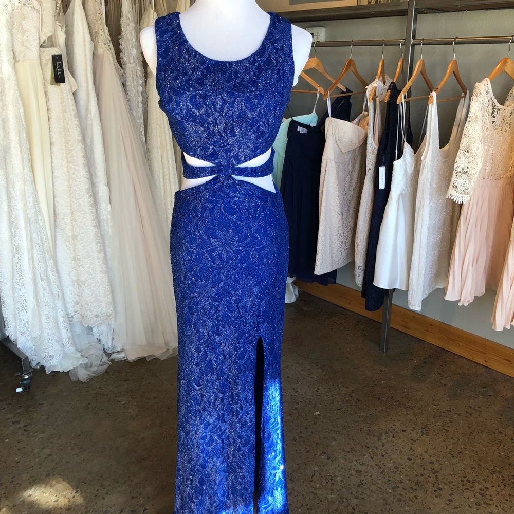 Sparkly blue prom dress